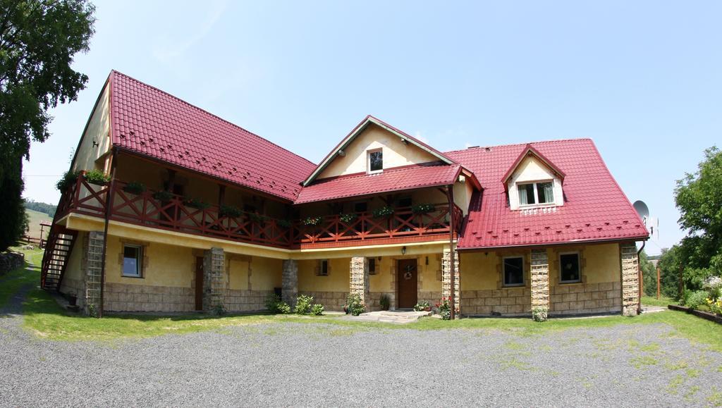 Bed and Breakfast Dom Na Klonowym Wzgorzu Строне-Слёнске Экстерьер фото